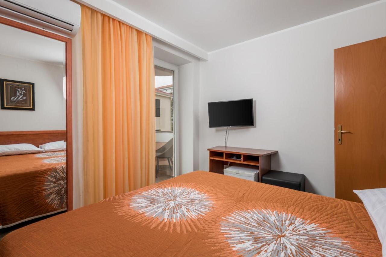 Guest House Ana บัชกา ภายนอก รูปภาพ